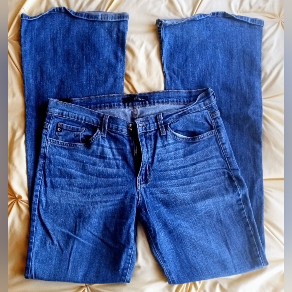 ⭐ Bundle 5 for 25 with anything marked with a star. Comfy Mid Rise Jeans